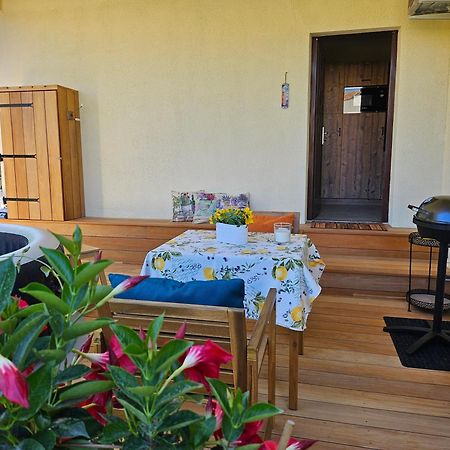 Charmant Studio Pres De La Plage Avec Jacuzzi Et Terrasse Privative Villeneuve-Loubet Dış mekan fotoğraf